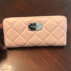 Micheal Kors quilted wallet